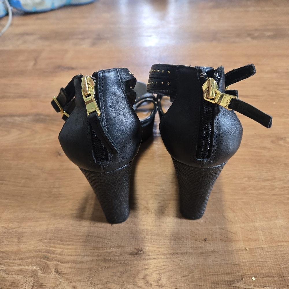 Lauren Ralph Lauren Black Heeled Sandals with Gold Accents Size 8.5 - Picture 4 of 7